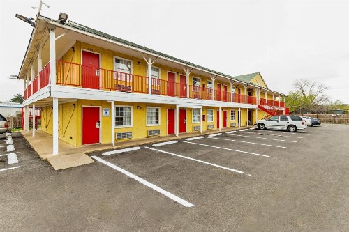 OYO Hotel San Antonio Lackland near Seaworld - image 12