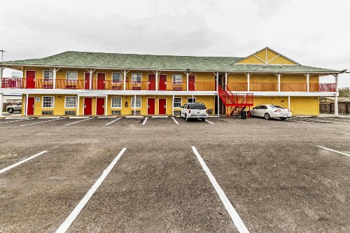 OYO Hotel San Antonio Lackland near Seaworld - image 14