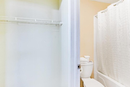 OYO Hotel San Antonio Lackland near Seaworld - image 31