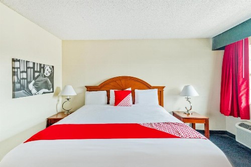 OYO Hotel San Antonio Lackland near Seaworld - image 33