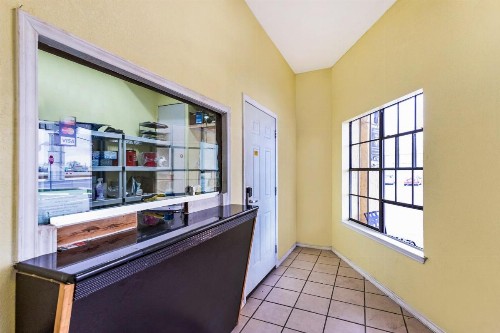 OYO Hotel San Antonio Lackland near Seaworld - image 5