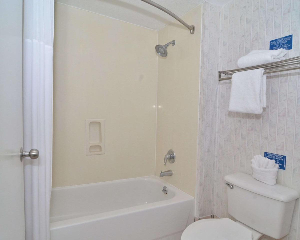 Econo Lodge Downtown South - image 2