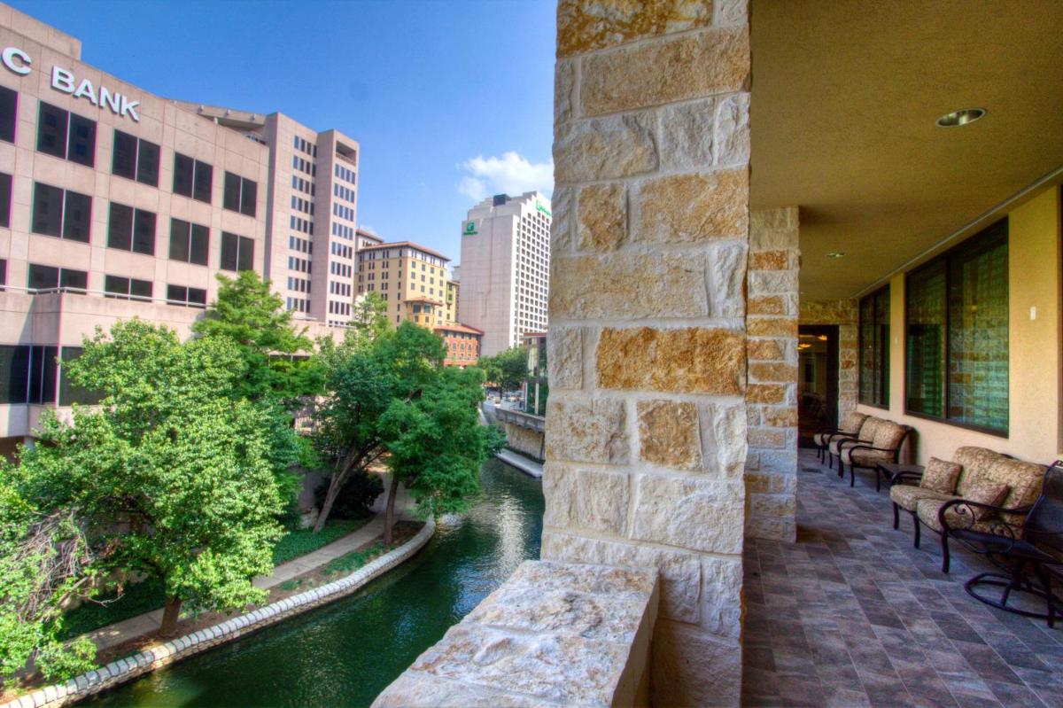 Embassy Suites San Antonio Riverwalk-Downtown - main image