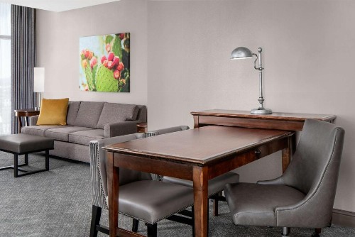Embassy Suites San Antonio Riverwalk-Downtown - image 23