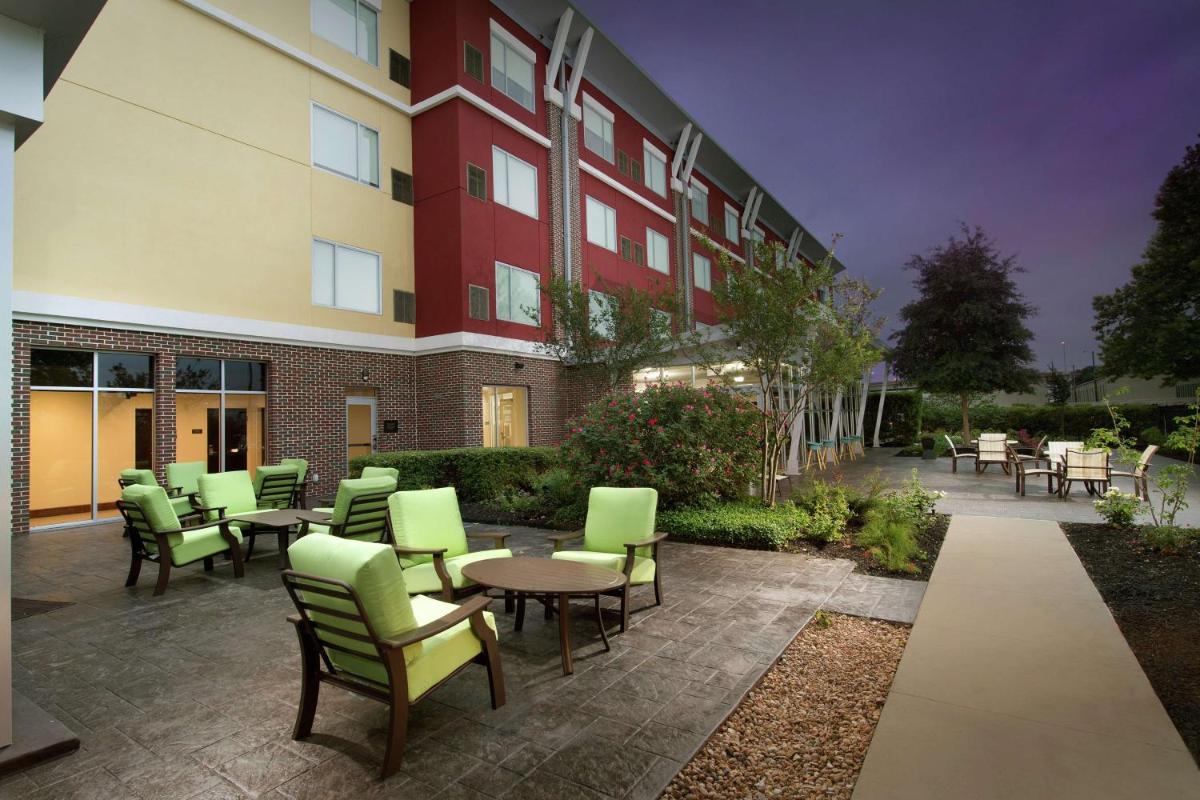 Hilton Garden Inn San Antonio Airport South - image 2