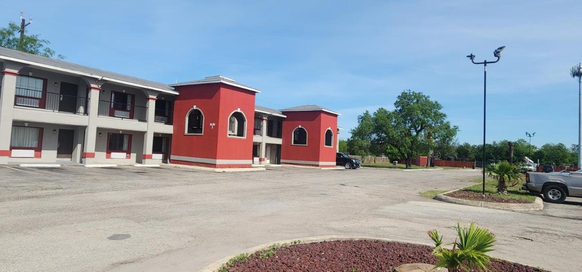 Econo Inn Lackland AFB-Seaworld San Antonio - image 2
