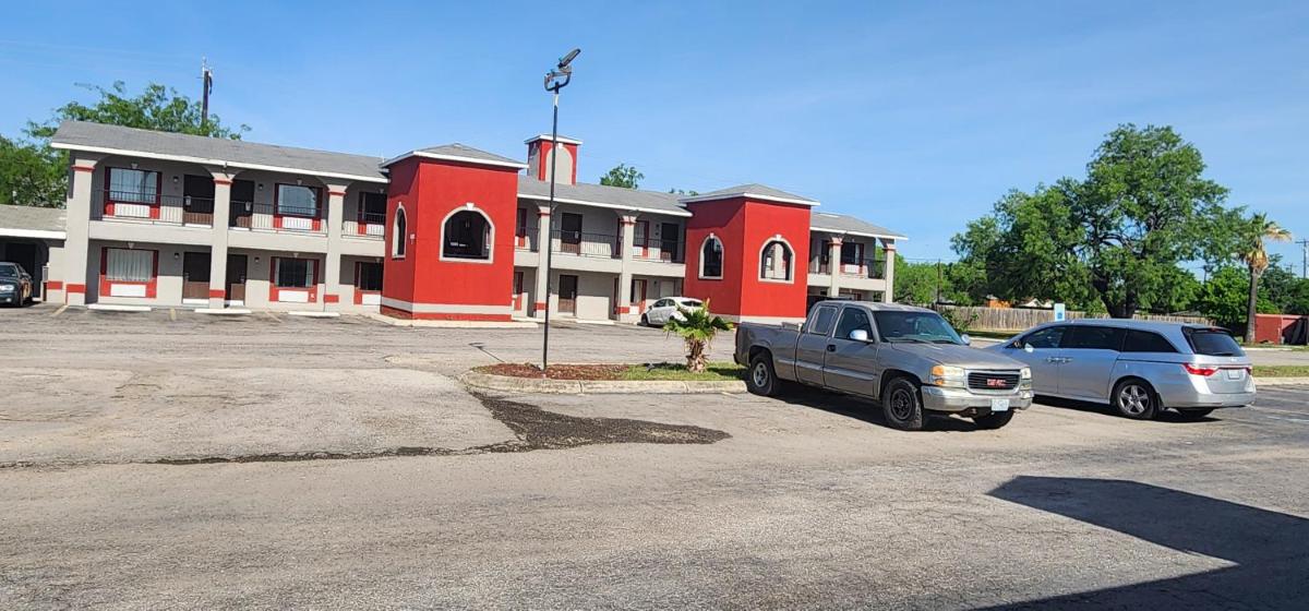 Econo Inn Lackland AFB-Seaworld San Antonio - image 7