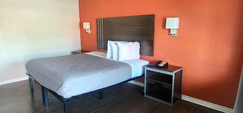 Econo Inn Lackland AFB-Seaworld San Antonio - image 8