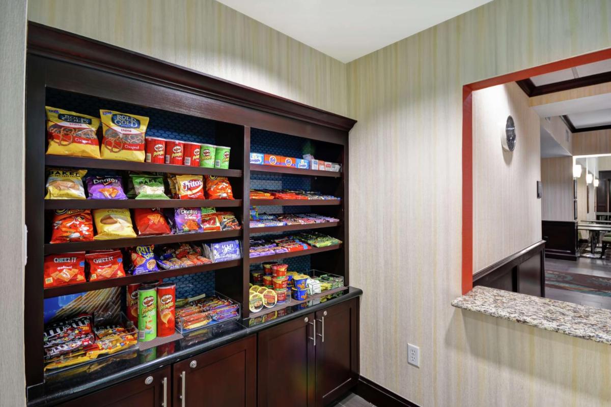 Hampton Inn & Suites San Antonio/Northeast I-35 - image 6