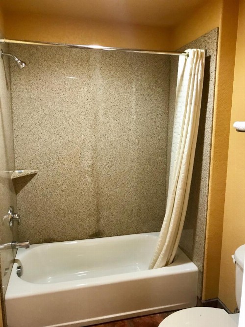 Camino Real Motel - image 3