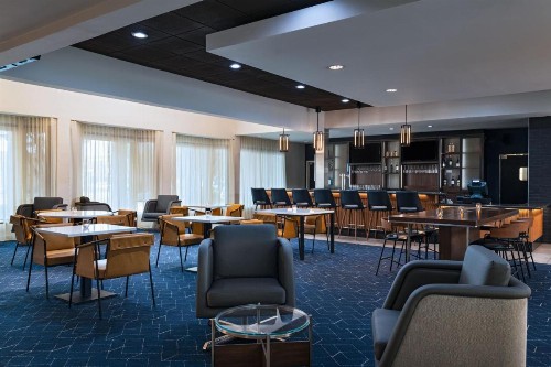 Courtyard by Marriott San Antonio Airport - image 1