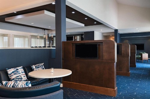 Courtyard by Marriott San Antonio Airport - image 10