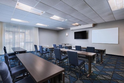 Courtyard by Marriott San Antonio Airport - image 21