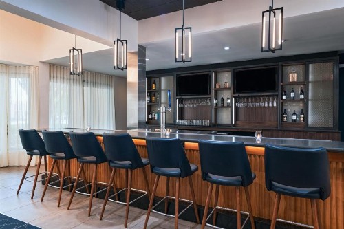 Courtyard by Marriott San Antonio Airport - image 22