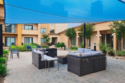 Courtyard by Marriott San Antonio Airport - image 5