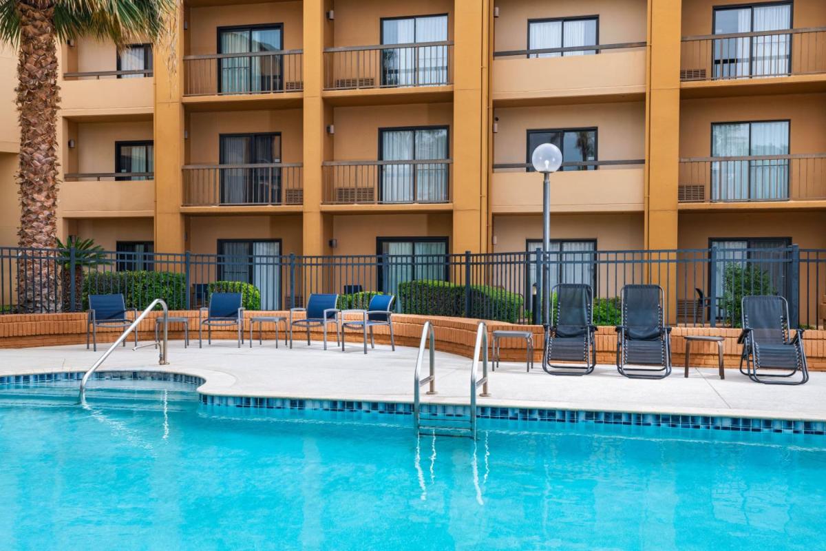 Courtyard by Marriott San Antonio Airport - image 6