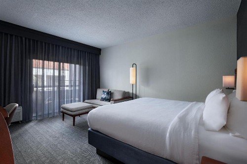 Courtyard by Marriott San Antonio Downtown - image 9