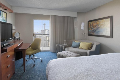 Courtyard by Marriott San Antonio Riverwalk - image 10