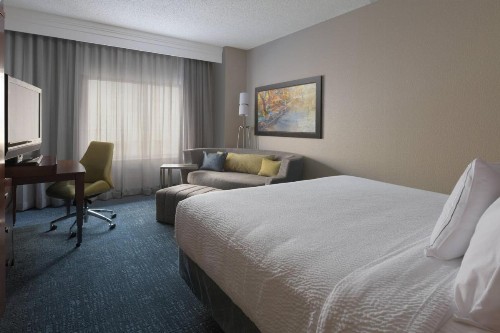 Courtyard by Marriott San Antonio Riverwalk - image 6