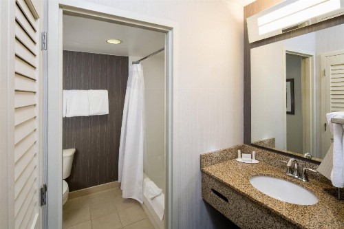 Courtyard by Marriott San Antonio Airport/North Star Mall - image 11