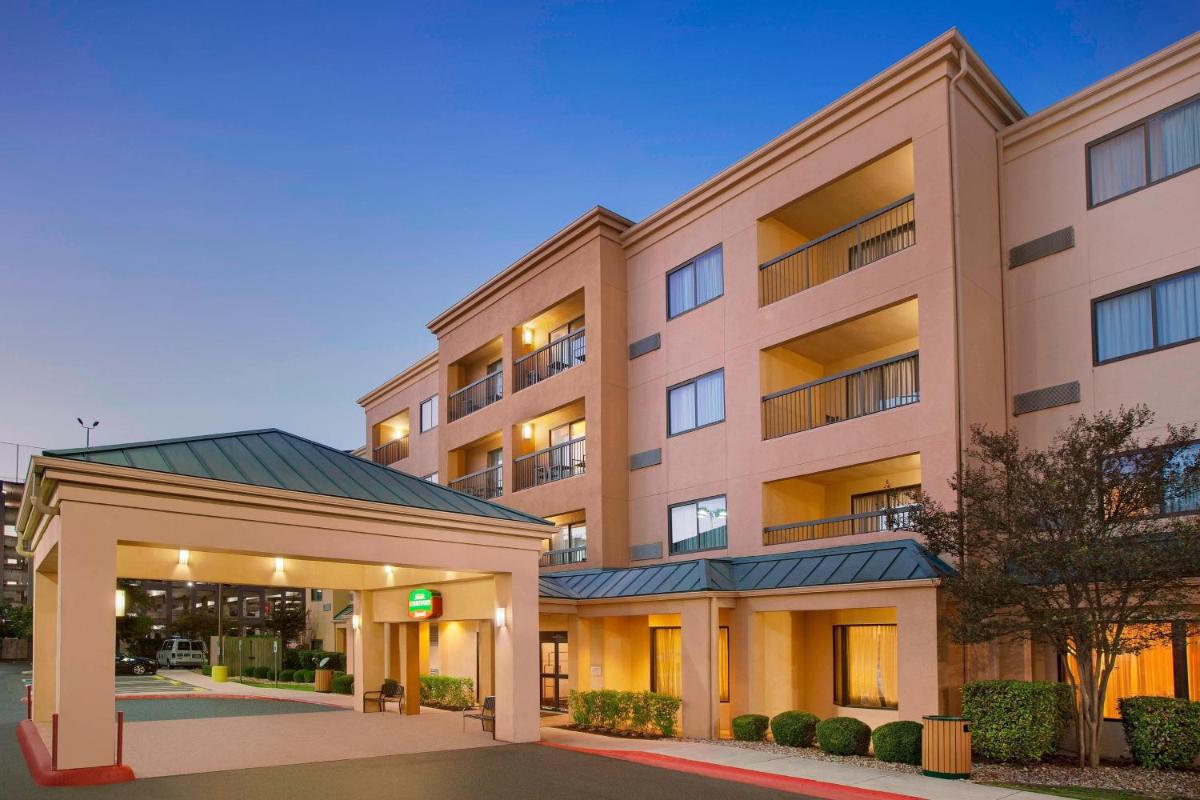 Courtyard by Marriott San Antonio Airport/North Star Mall - image 2