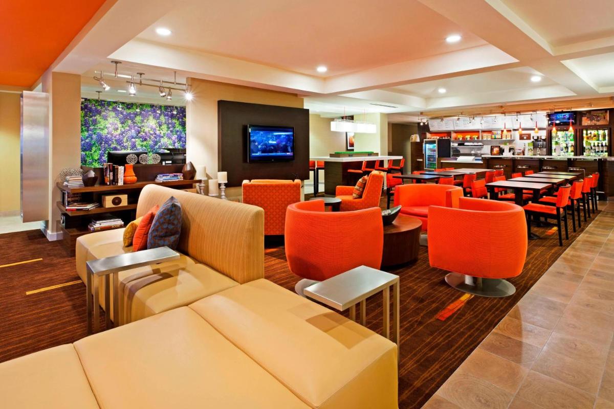 Courtyard by Marriott San Antonio Airport/North Star Mall - image 3