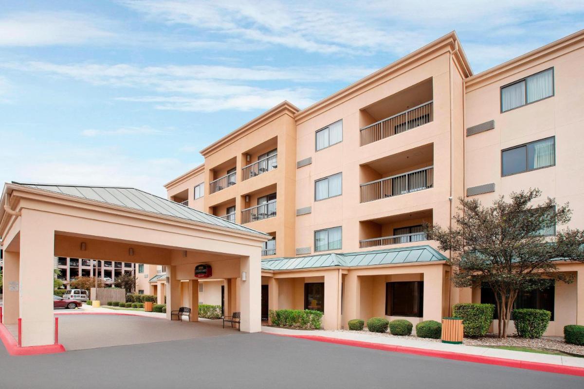 Courtyard by Marriott San Antonio Airport/North Star Mall - image 5