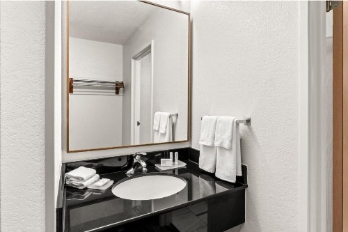 Fairfield Inn & Suites by Marriott San Antonio Downtown/Market Square - image 14
