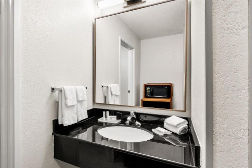 Fairfield Inn & Suites by Marriott San Antonio Downtown/Market Square - image 40