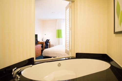 Fairfield Inn & Suites by Marriott San Antonio North/Stone Oak - image 15