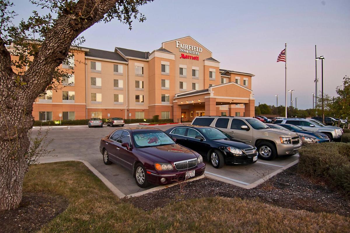 Fairfield Inn & Suites by Marriott San Antonio North/Stone Oak - image 3