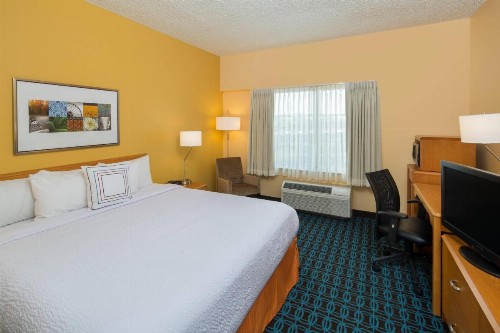 Fairfield Inn & Suites by Marriott San Antonio Airport/North Star Mall - image 14