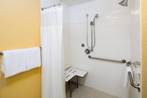 Fairfield Inn & Suites by Marriott San Antonio Airport/North Star Mall - image 15
