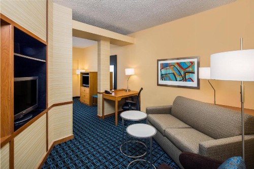 Fairfield Inn & Suites by Marriott San Antonio Airport/North Star Mall - image 18