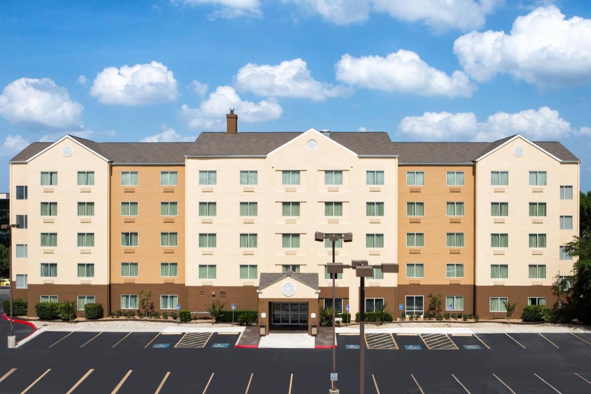 Fairfield Inn & Suites by Marriott San Antonio Airport/North Star Mall - image 4
