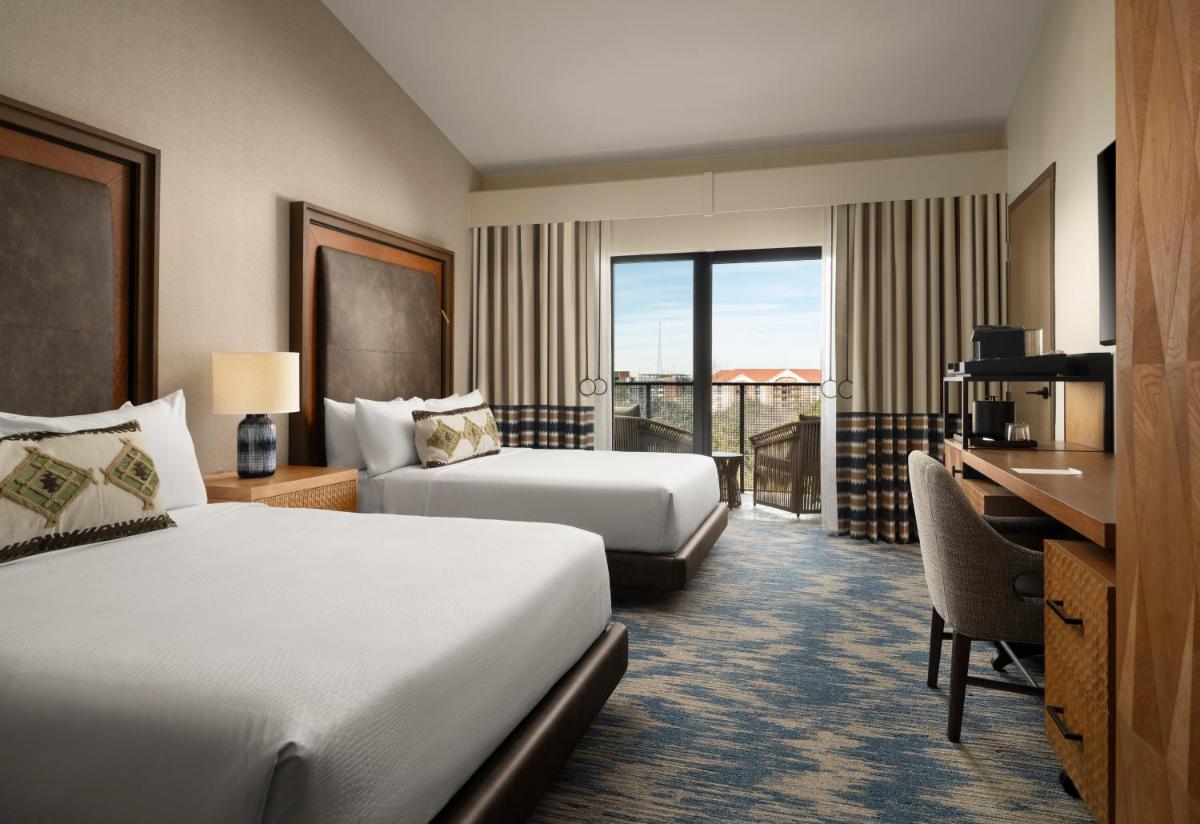 Marriott Plaza San Antonio - image 2