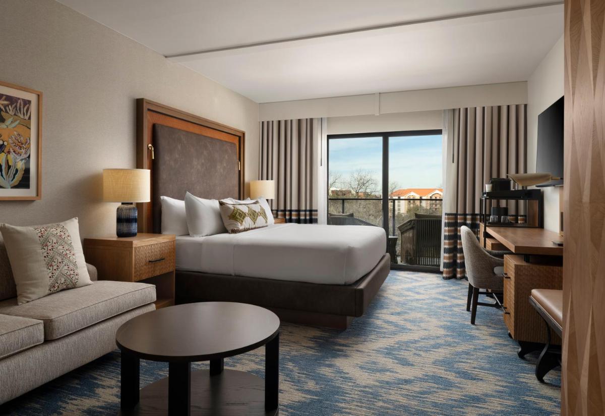 Marriott Plaza San Antonio - image 3