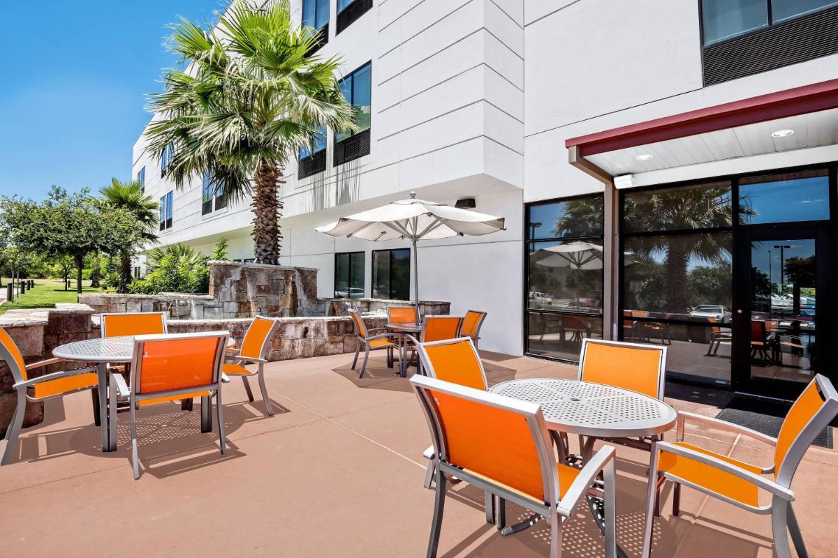 SpringHill Suites by Marriott San Antonio SeaWorld®/Lackland - image 2