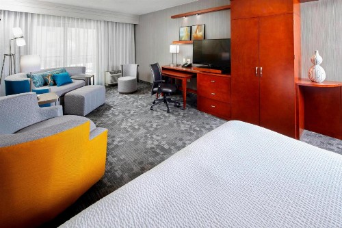 Courtyard by Marriott San Antonio Six Flags at The RIM - image 18