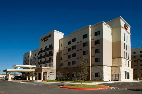 Courtyard by Marriott San Antonio Six Flags at The RIM - image 24