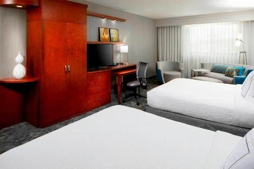 Courtyard by Marriott San Antonio Six Flags at The RIM - image 8