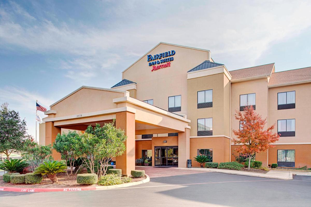 Fairfield Inn & Suites by Marriott San Antonio SeaWorld / Westover Hills - image 3