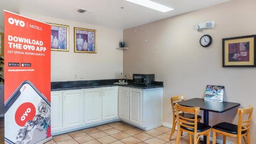 OYO Inn & Suites Medical Center San Antonio - image 27