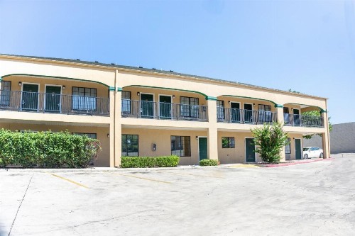 OYO Inn & Suites Medical Center San Antonio - image 38