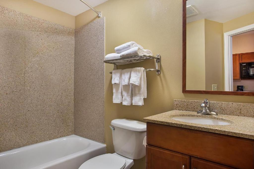 Candlewood Suites San Antonio NW Near SeaWorld an IHG Hotel - image 5