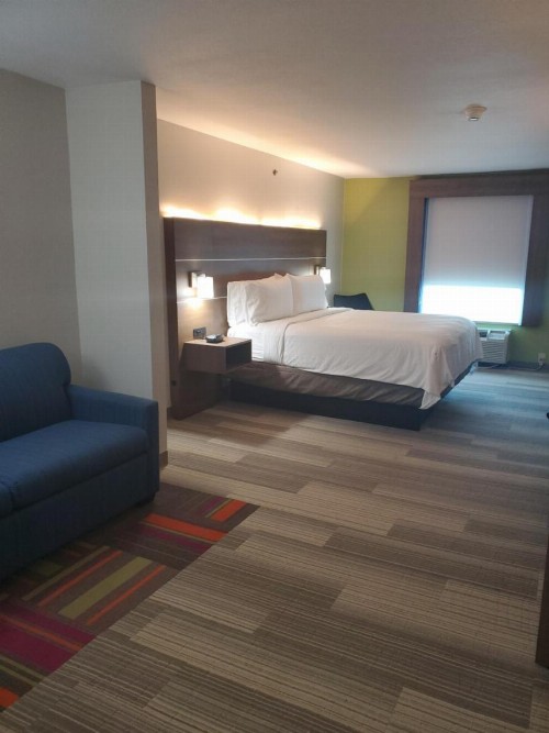 Holiday Inn Express & Suites San Antonio West Sea World Area an IHG Hotel - image 41