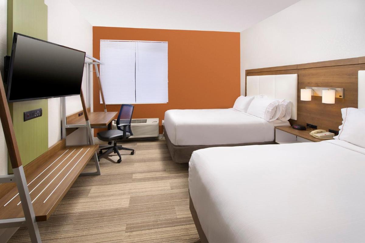 Holiday Inn Express & Suites San Antonio - Downtown Market Area an IHG Hotel - image 2
