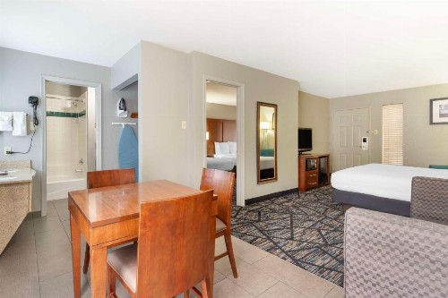 Best Western Ingram Park Inn - image 21