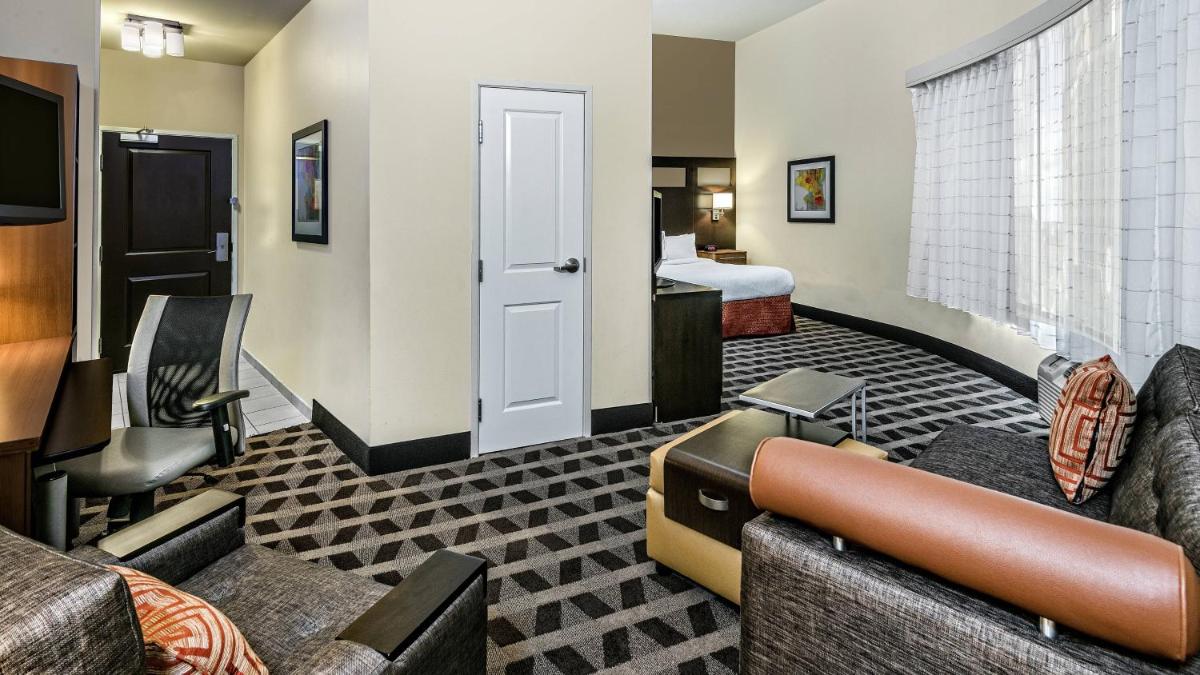TownePlace Suites by Marriott San Antonio Downtown - image 6