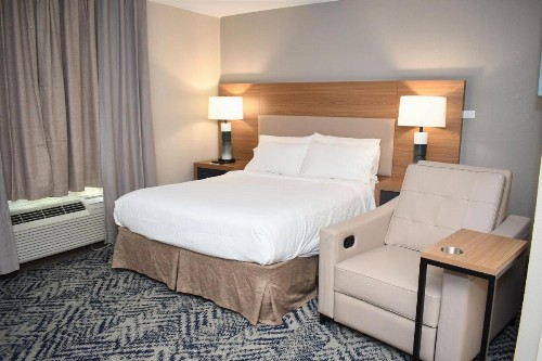 Candlewood Suites San Antonio Downtown an IHG Hotel - image 39